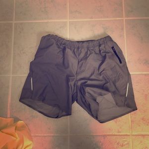Lululemon Men’s surge short liner less EUC